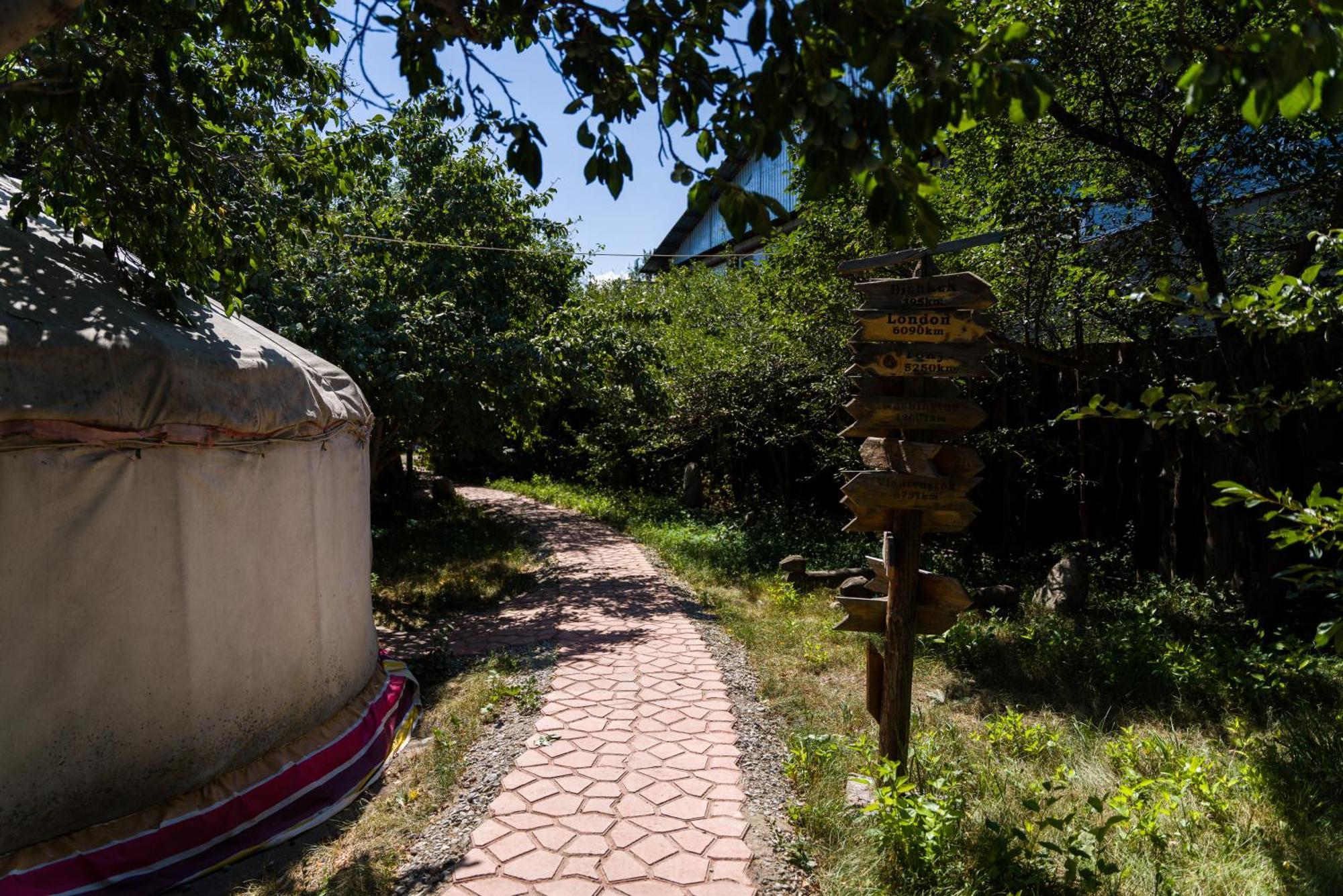 Arista Yurt Camp Hotel Karakol Buitenkant foto